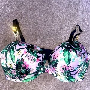 Victoria’s Secret bra